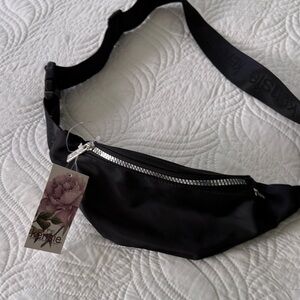 Kensie Black Waist Bag with Silver Zipper
